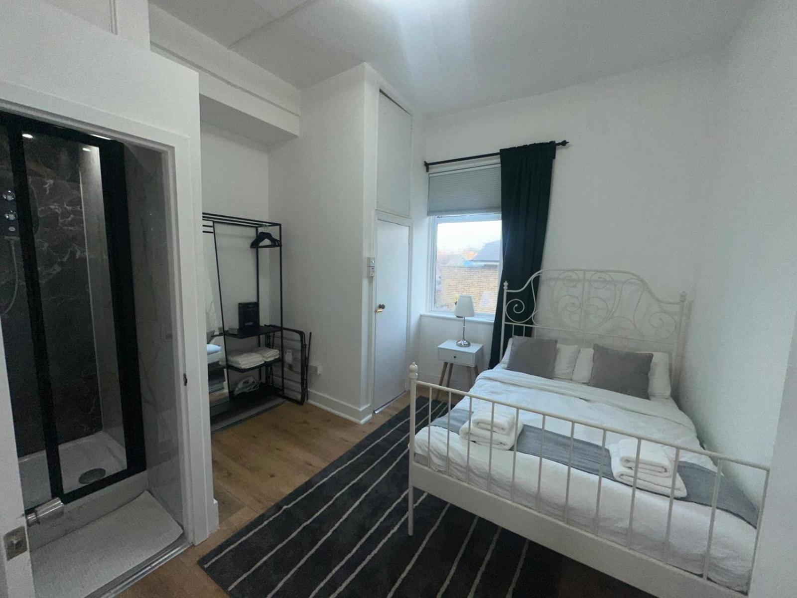 First Floor One Bed Apartment In Central West Londres Extérieur photo